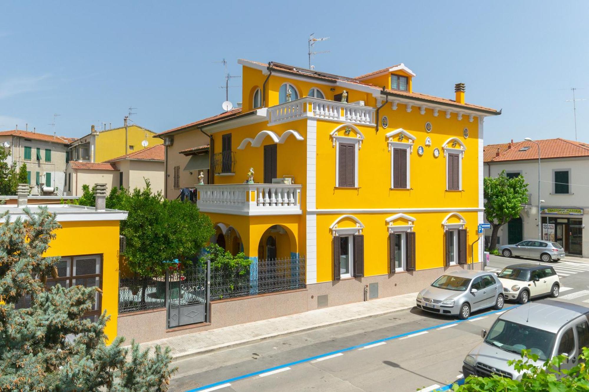 フォッローニカ La Casa Di Bianca Bed & Breakfast エクステリア 写真