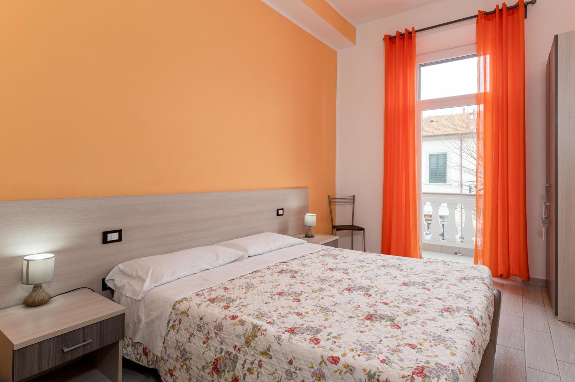 フォッローニカ La Casa Di Bianca Bed & Breakfast エクステリア 写真
